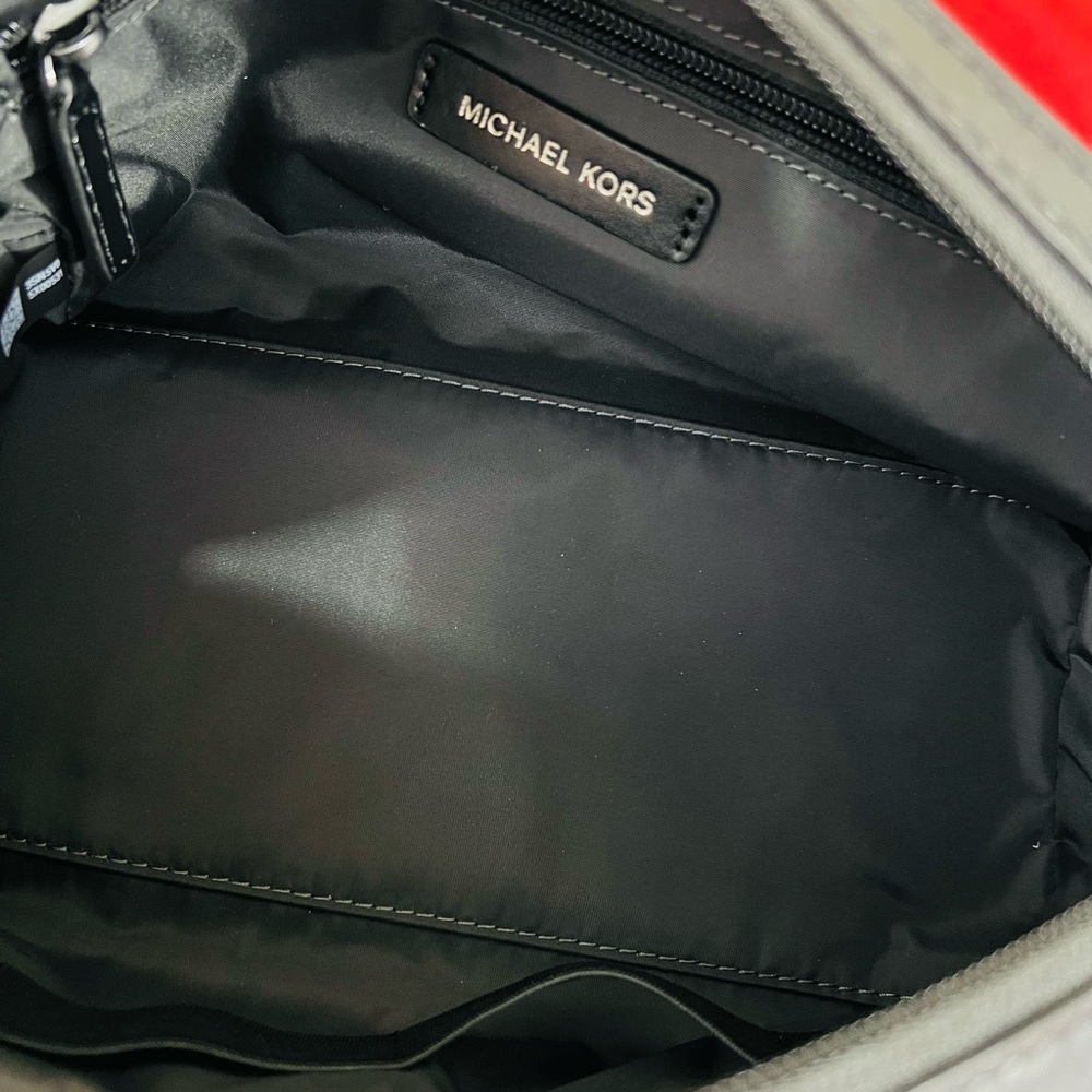 Michael Kors Kent Men’s Nylon Toiletry Holder Travel Case Bag - Picture 9 of 14